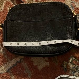 Soft leather fossil black purse crossbody lot of room.